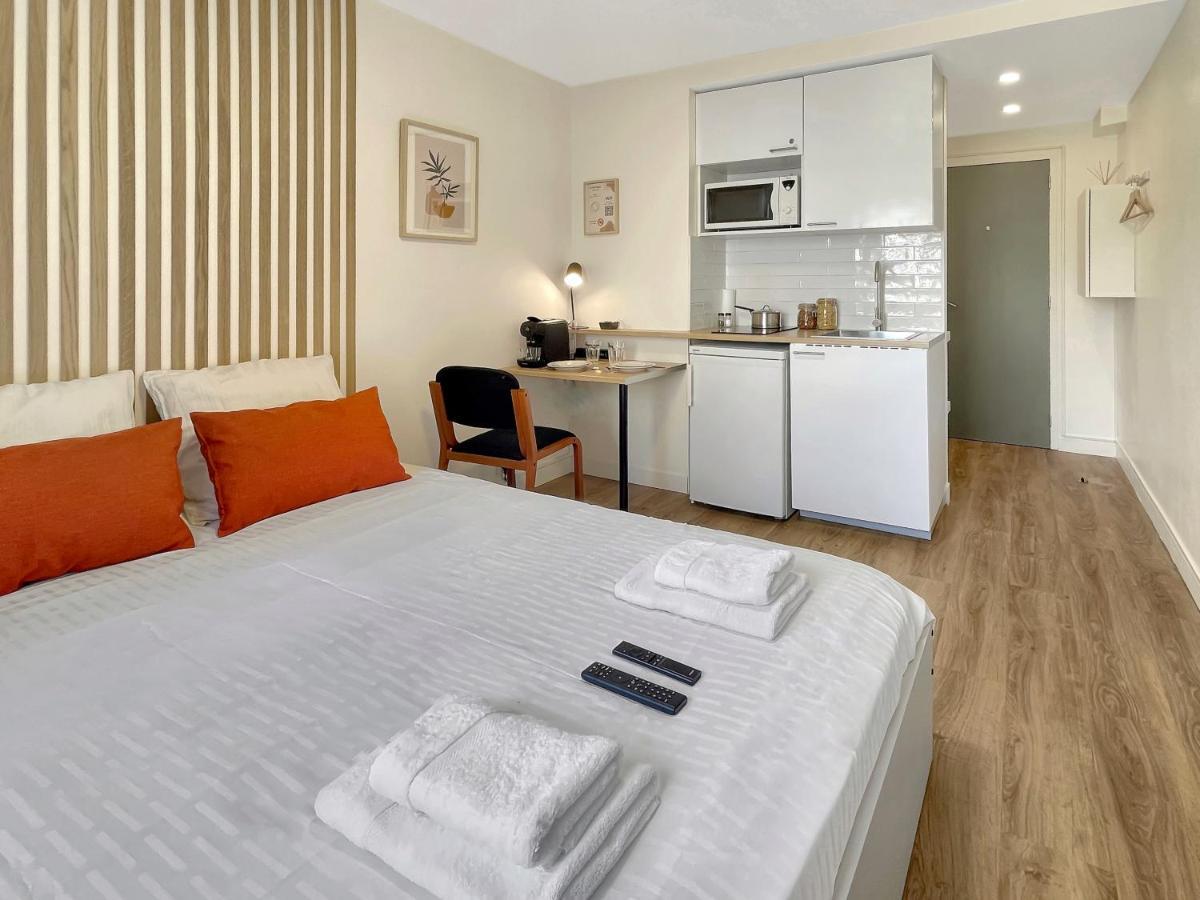 Le Petit Melun Apartment Luaran gambar